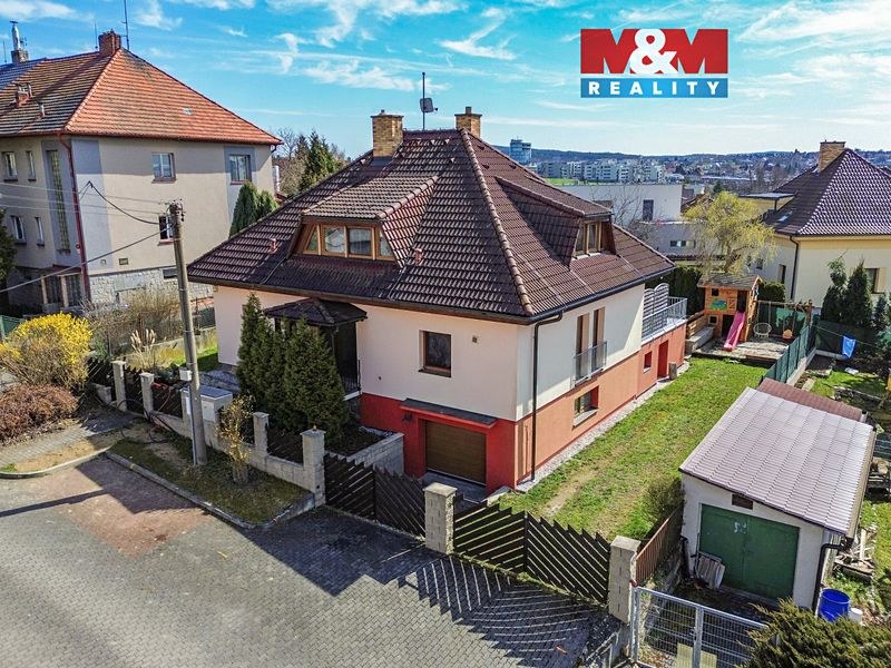 For sale family house 271 m², property 551 m²
