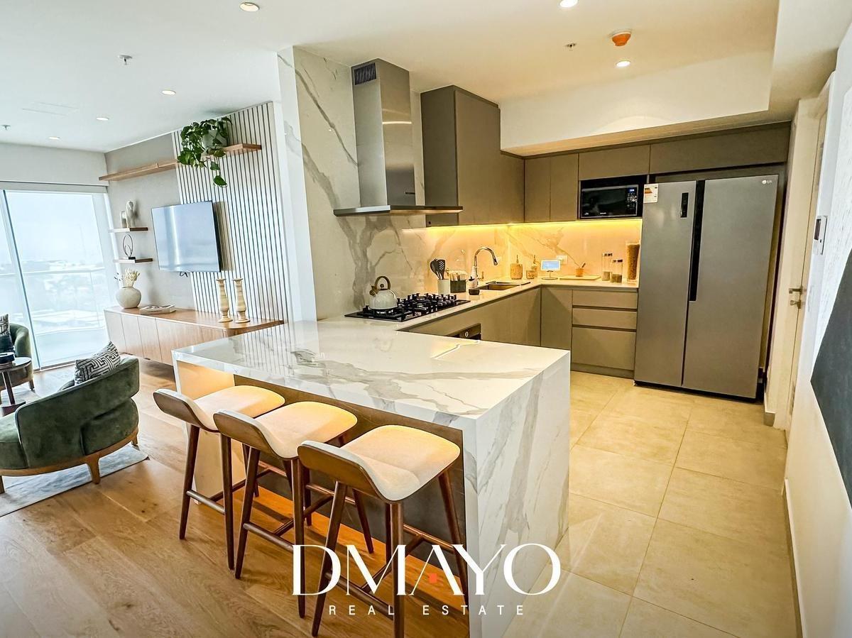 Venta Flat de Lujo 4 Dorm. - Cuarto de Servicio con Terraza Hermosa Vista