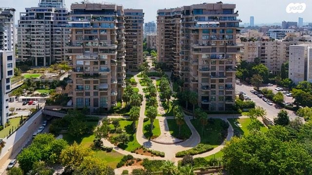 פנחס שיינמן · רמת אביב ג' · תל אביב יפו