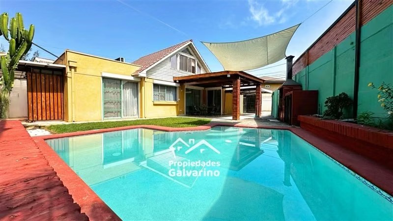 Casas en Quilicura | Casa en venta con piscina y de 6 dorm. en Quilicura